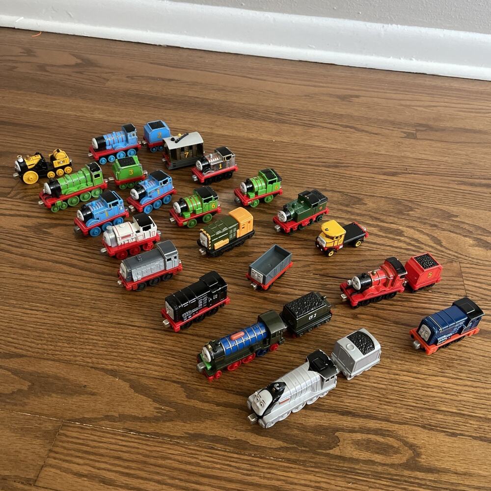Thomas & Friends Diecast Magnetic Lot 19 Engines, 5 W Tenders & Troublesome READ